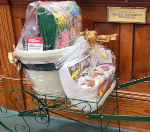 [photo of the gardening basket]